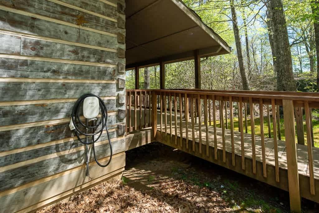Cozy 'Grey Fox' Cabin Between Boone & Blowing Rock Eksteriør bilde